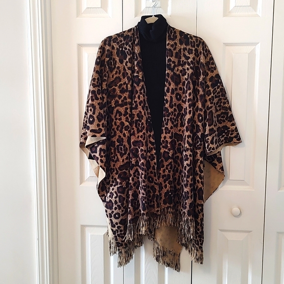 Sole Society Sweaters - ⭐MAJOR 💲 DROP💲🆕STUNNING Leopard print open Poncho/Wrap NWOT🆕
